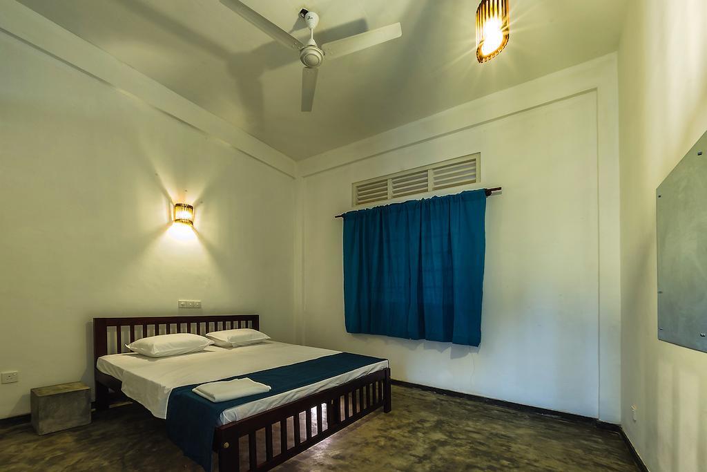 Colombo Beach Hostel Dehiwala-Mount Lavinia Værelse billede