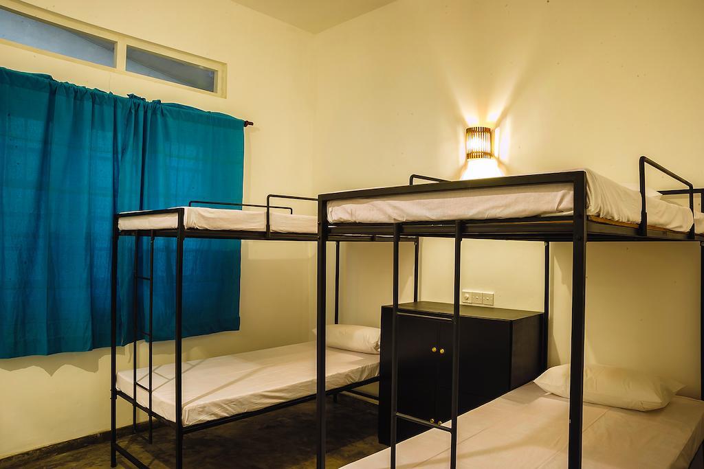 Colombo Beach Hostel Dehiwala-Mount Lavinia Værelse billede